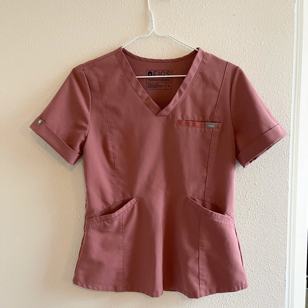 FIGS Mauve Zinga Scrub Top